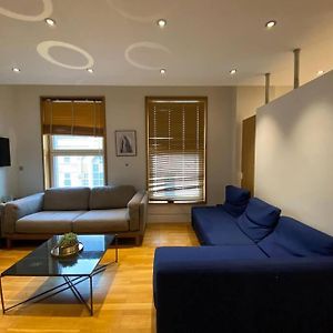 Grand Living Near Piccadilly Cov11